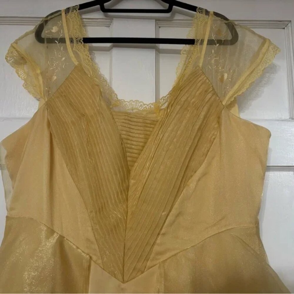 Torrid/Disney Princess Beauty And The Beast Belle… - image 6